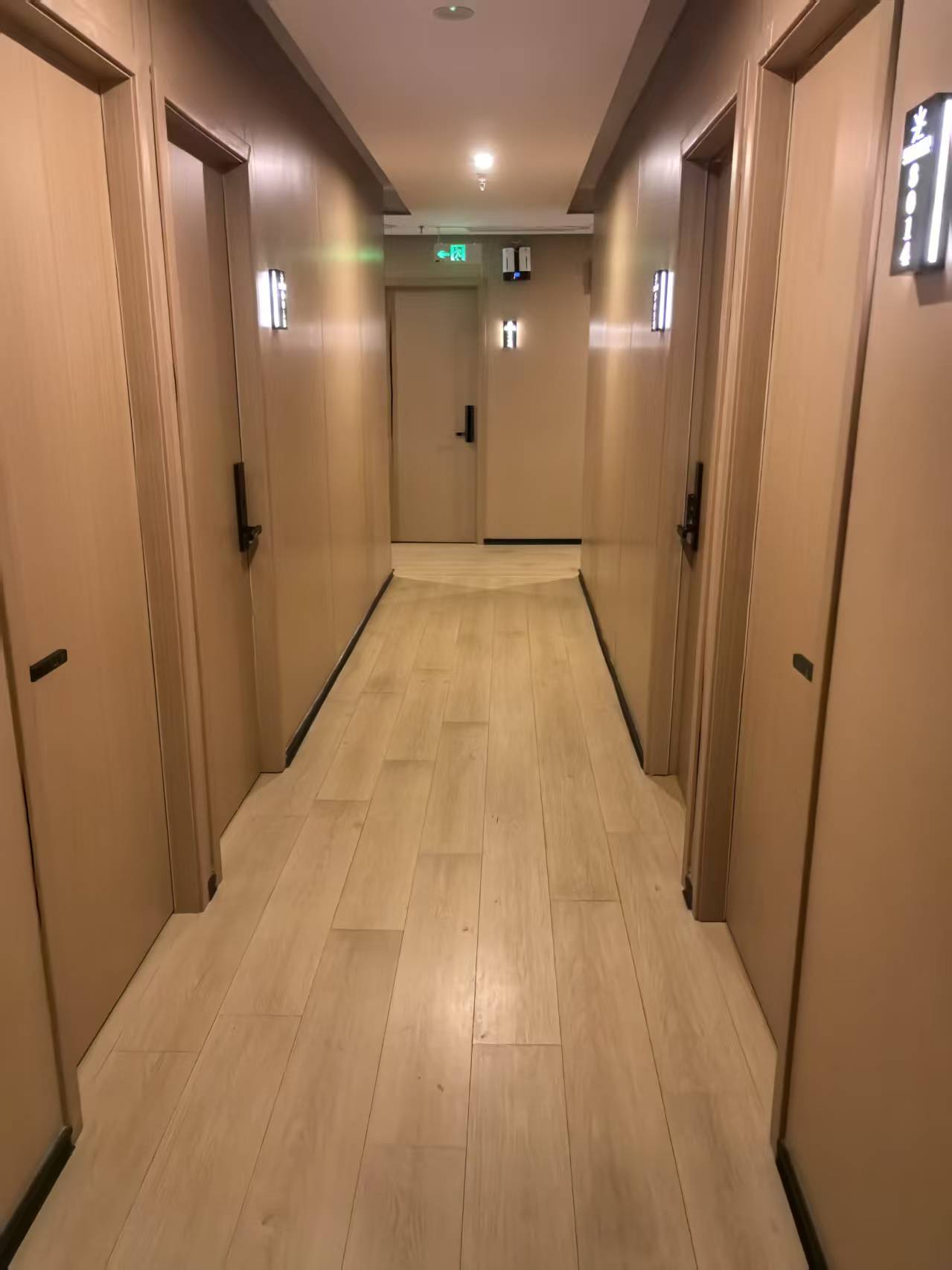 1761282947903807.jpg 1761282947903807.jpg